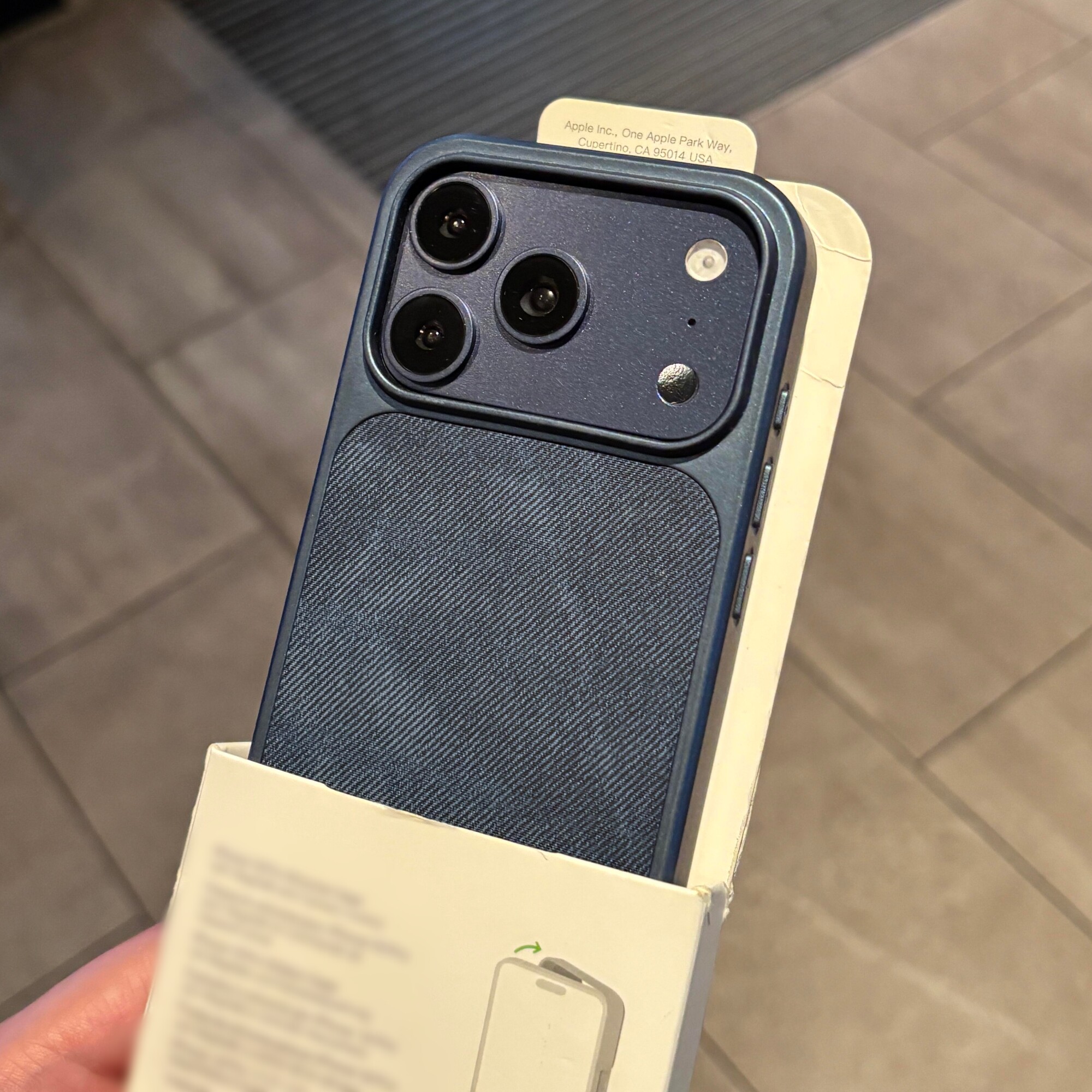 深海蓝牛仔适用苹果17promax手机壳iPhone16/15promax轻薄14Promax电镀软壳13高级感男女款防指纹耐脏防摔橙