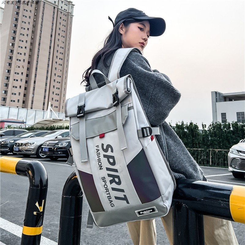登山包女轻便新款书包大容量大学