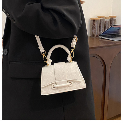 白色斜挎包冬纯色简约气质手提包