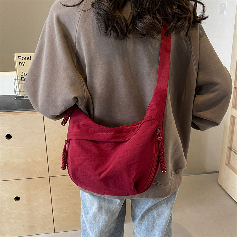 红色小包包斜挎25韩版ins简约糖果色休闲女士腋下包旅行购物袋