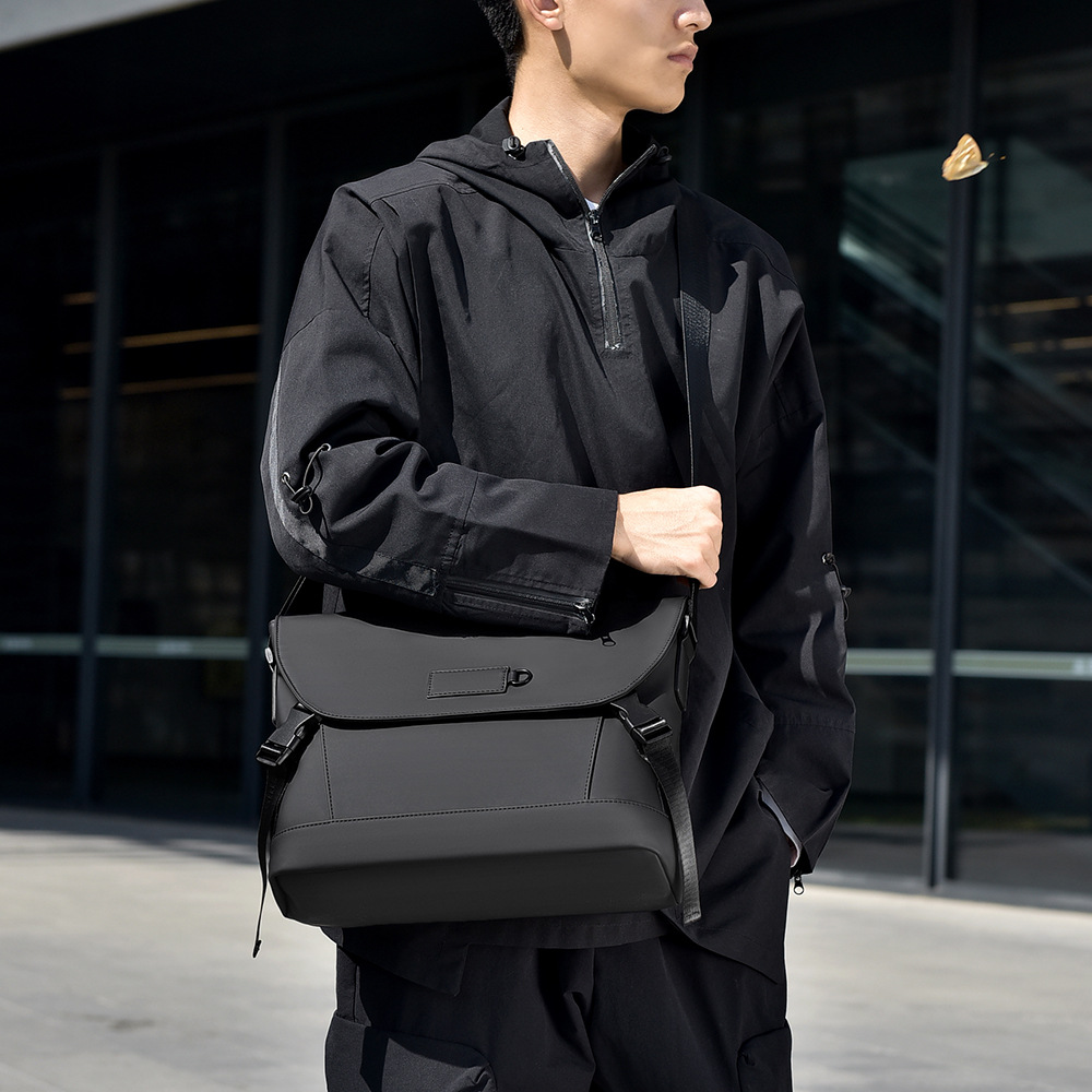 托特包男高级感新款男士斜挎男包单肩休闲旅行背包手提商务斜挎包