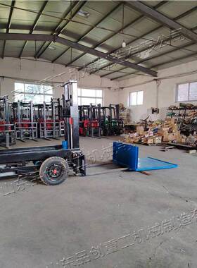 座驾式电三轮输车运型自装自卸叉车动货物运输pc-711叉装一体小车