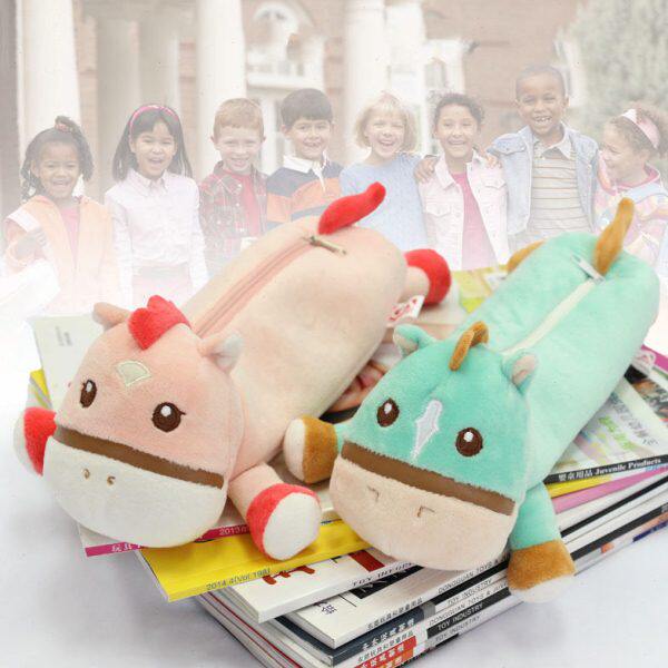 开学季卡通毛绒笔袋小学生创意可爱文具袋小马公仔拉链文具盒