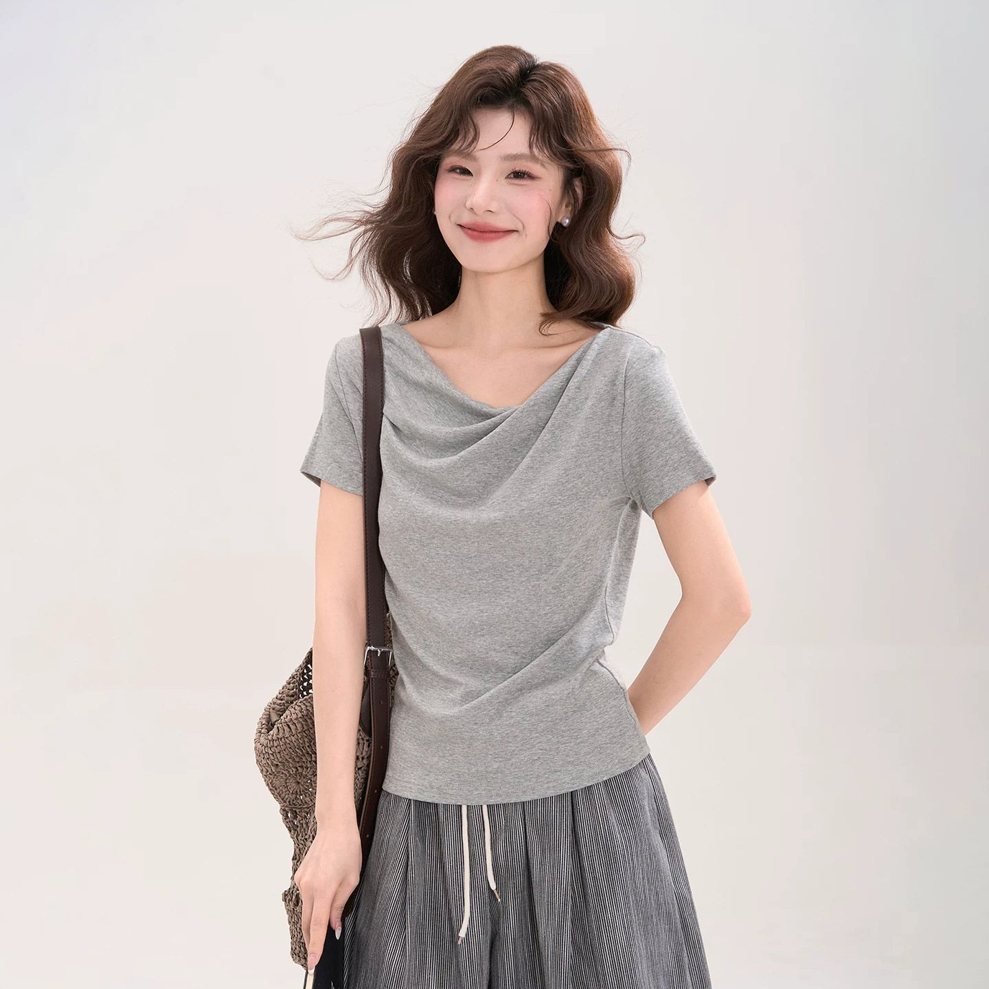 清露小衫~设计感褶皱一字领短袖T恤女夏季显瘦上衣