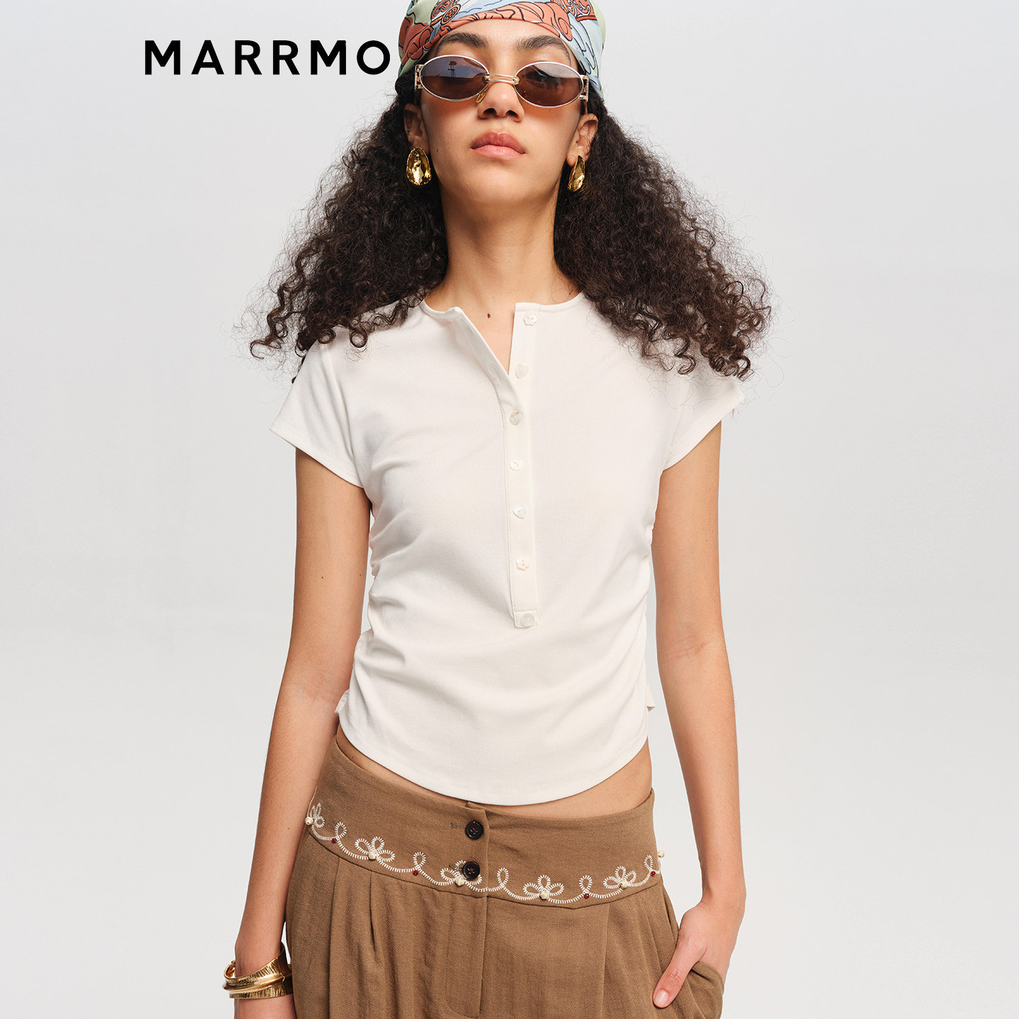 MARRMO/马髦2026夏季新款亨利领松弛感马术时装贝壳扣T恤女上衣