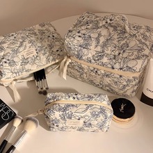 日本茶歇丛林化妆包女便携式大容量可爱花朵旅行收纳袋洗漱包箱