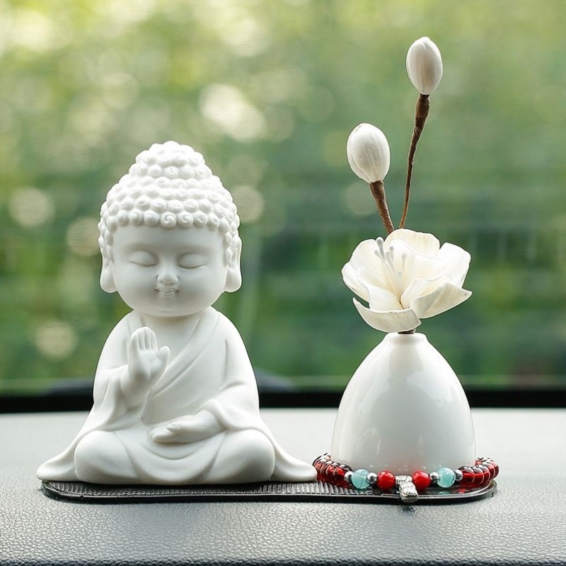 创意陶瓷平安小新款汽车摆件男士车内中控台网红可爱高级饰品车载