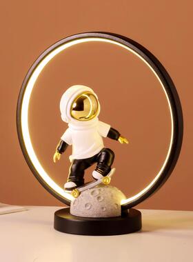 电脑桌面摆件办公室装饰品太空人月球台灯卧室小夜灯太空人高级感