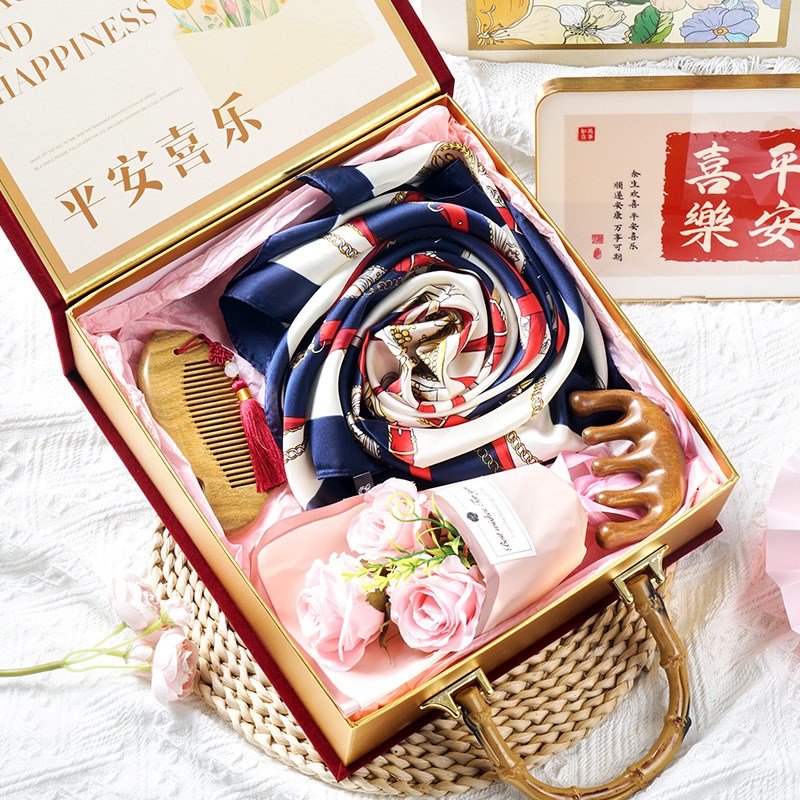 三八妇女节母亲节礼物送妈妈给婆婆生日实用礼品丝巾木梳礼盒装38