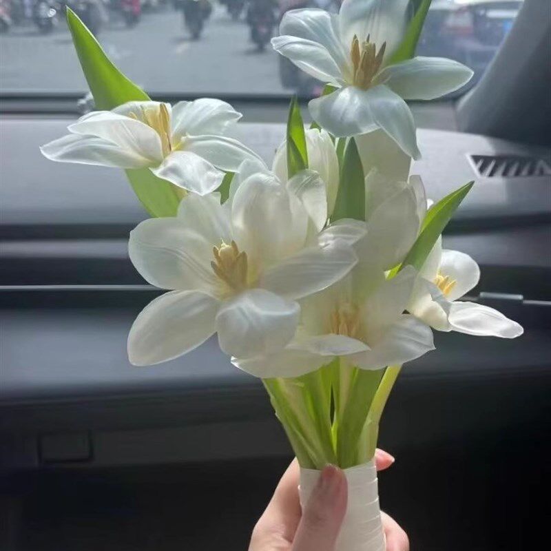 高级感马蹄莲仿真花束ins粉色郁金香领证结婚手捧花假花拍照道具