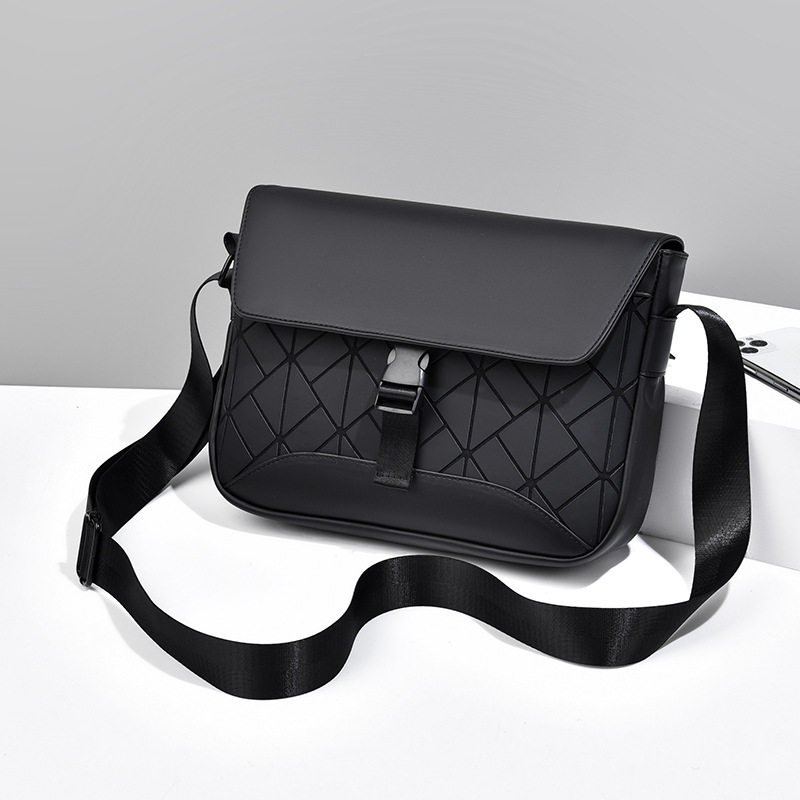 新款 菱格斜挎包设计感时尚潮流小包男包小方包韩版单肩包个性男