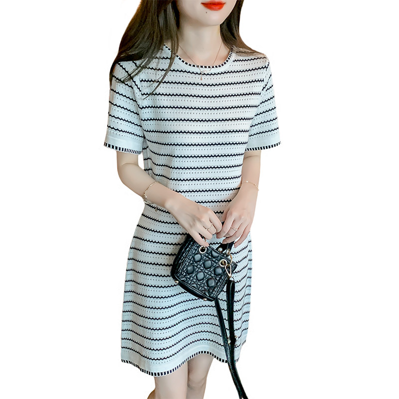 哺乳连衣裙夏季2023新款减龄显瘦条纹冰丝喂奶衣服夏天短袖辣妈款