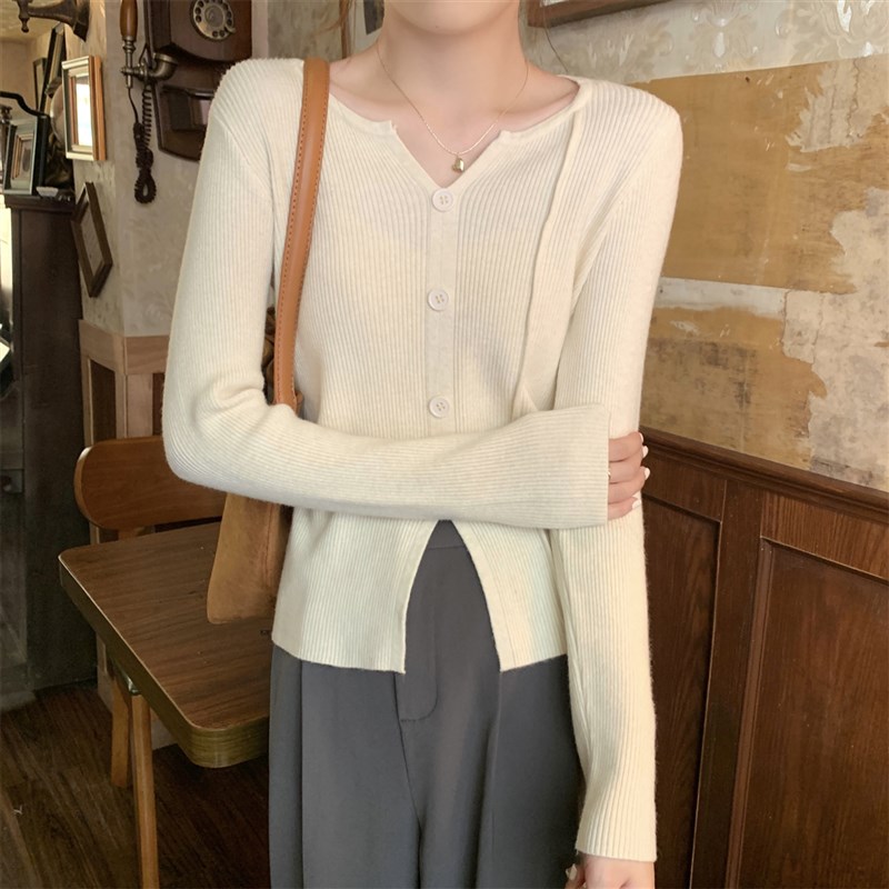 速发燕麦色修身针织毛衣女2024春秋季V领高级感螺纹别致内搭上衣