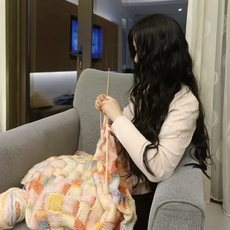 极速彩色渐变自制围巾diyw手工编织围脖针织手织材料包送女友礼物