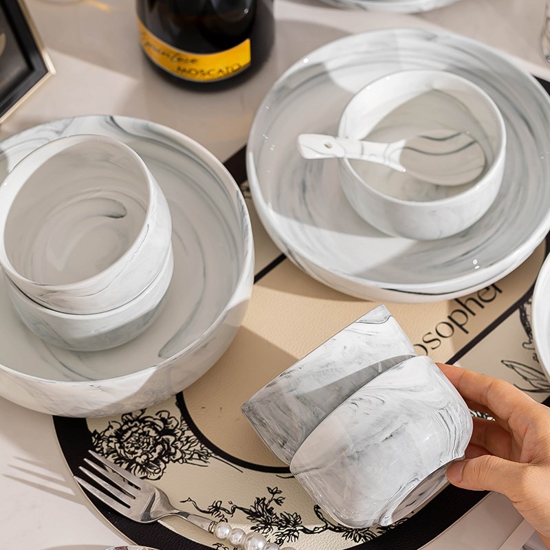 碗碟套装家用北欧简约轻奢高级感颜值碗盘筷碗具陶瓷2025新款餐具