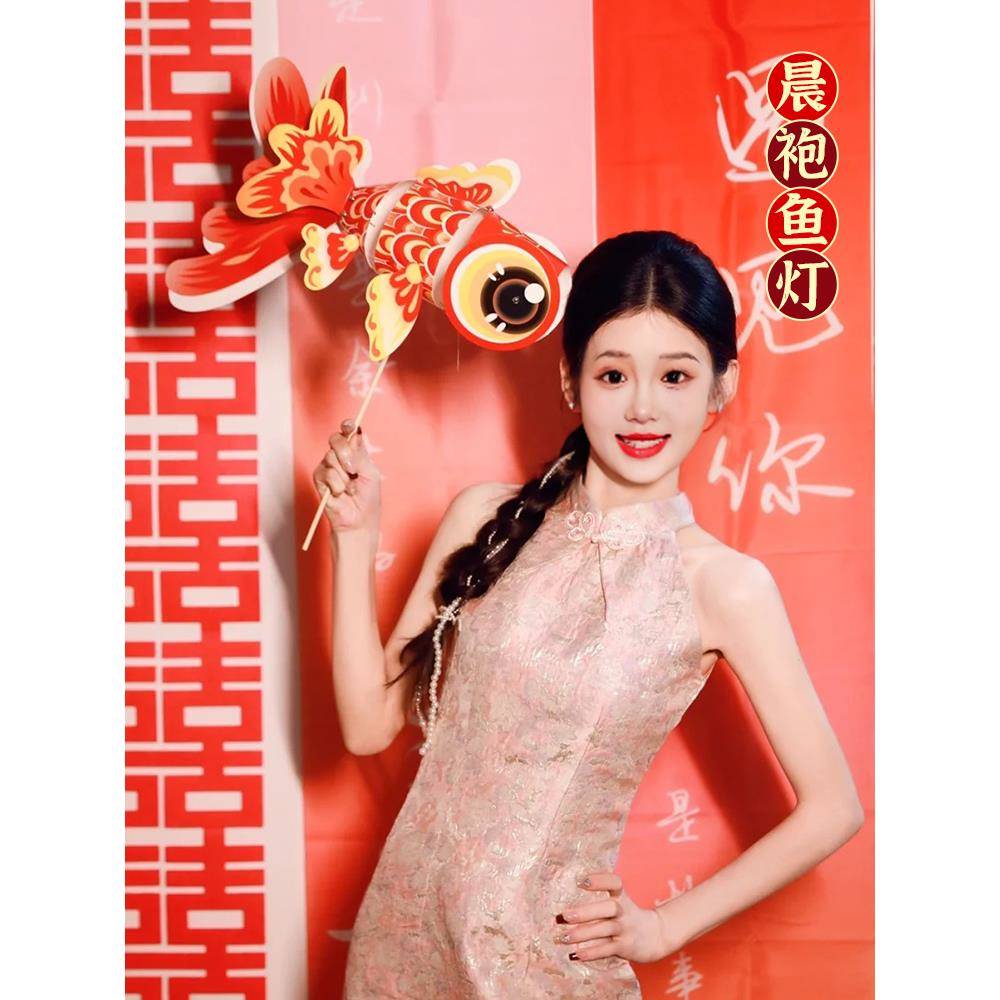 金鱼锦鲤灯婚纱照道具新娘礼服手持鱼灯创意婚宴婚礼用品