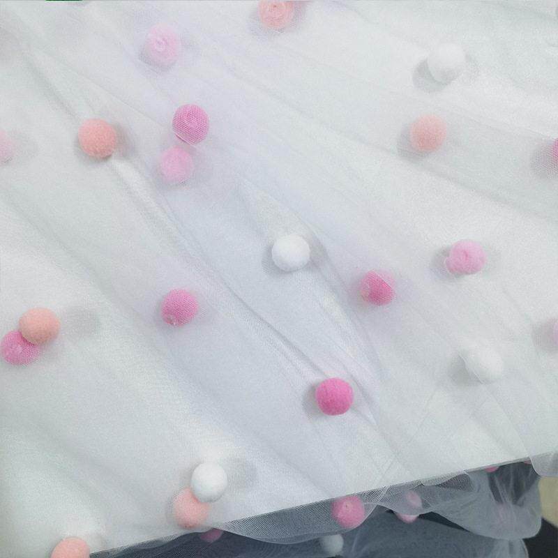 手工立体毛球网纱布料透明软纱薄儿童头纱连衣裙蚊帐帷幔桌旗桌布
