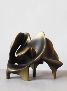 现代轻奢软装创意造型样板间客厅电视柜桌面镂空金色摆件装饰品