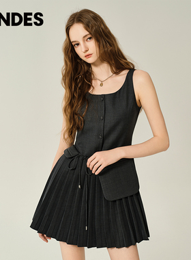JENDES秋季女士吊带无袖连衣裙时尚休闲纯色单排扣百褶短裙子