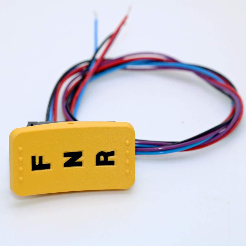 昭华C8R02系列防尘防水工业级船型开关 可选择三档自锁或三档复位