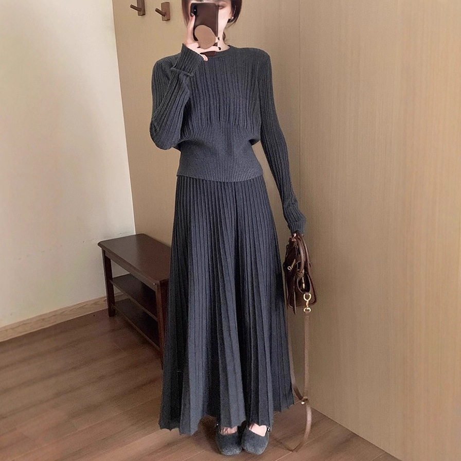 套装女2026春秋新款时尚简约减龄软糯圆领长袖毛衣收腰显瘦半身裙