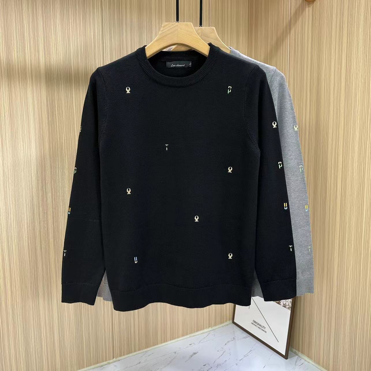 欧洲站潮男个性轻奢范打底针织衫男刺绣修身圆领毛衣男打底秋冬