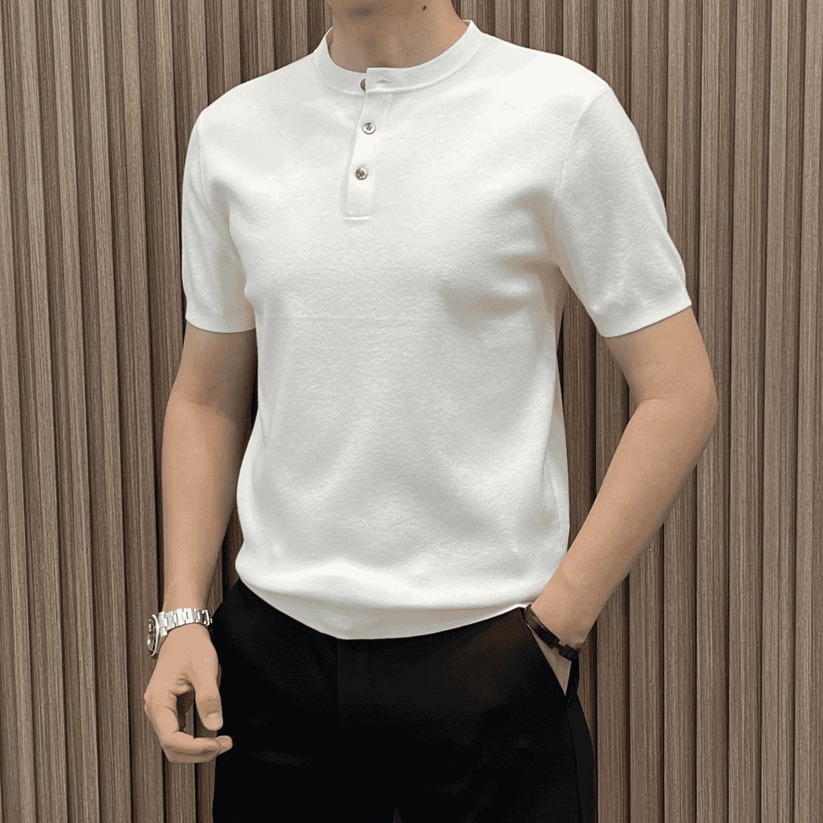 2025春夏高品质亲肤白色亨利领短袖毛衣男修身轻奢针织半袖打底衫