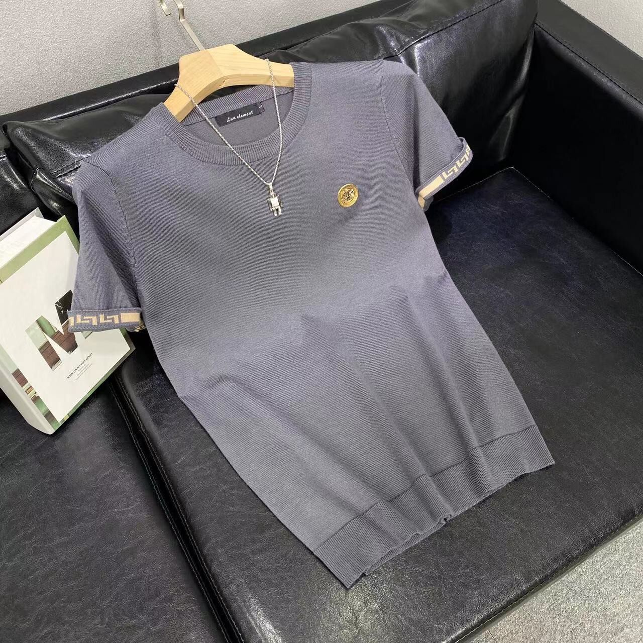 欧洲站本命年红色春秋新款男毛衣半袖轻奢潮牌网红针织短袖打底衫