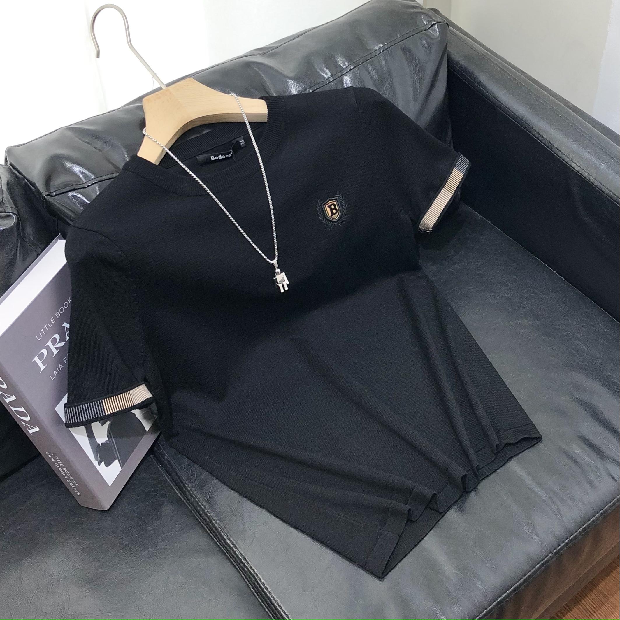 2022年新品针织衫男短袖毛衣秋季圆领修身胸口刺绣青年打底衫潮牌