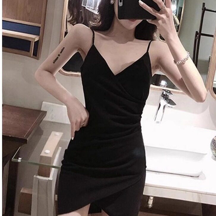 黑色技师工作服低胸性感连衣裙女夏小个子气质紧身高级感吊带黑裙