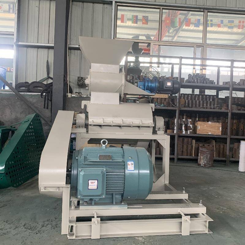 蔬菜废弃物处理粉碎机药渣动物粪便粉碎机半湿物料立式粉碎机