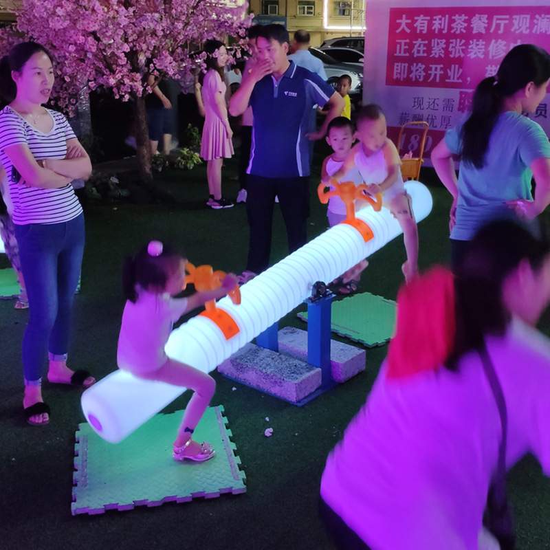 LED户外发光秋千月亮公园游乐场广场活动七彩遥控灯节日圆圈吊椅
