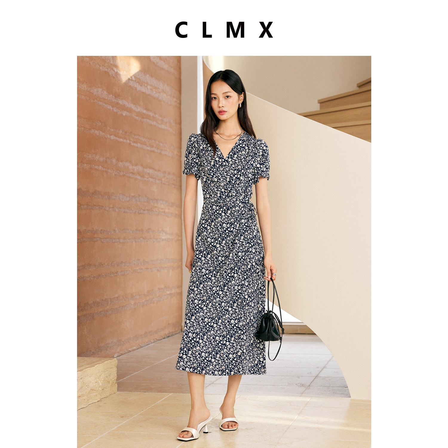 CLMX法式V领碎花修身连衣裙