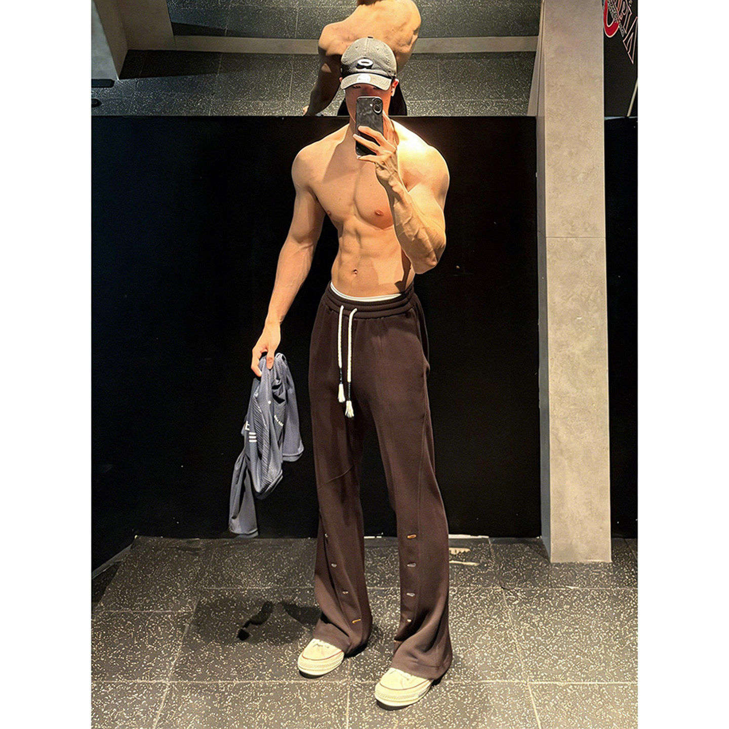 美拉德咖色灯芯绒裤子男秋冬刺绣加绒运动卫裤直筒健身休闲微喇裤,男装,休闲裤,淘宝优惠券,粉丝福利购,淘宝优惠卷