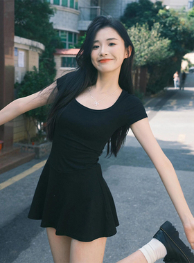黑色修身连衣裙女名媛巨好看短裙a字收腰高级夏日绝美小黑裙子