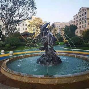 不锈钢喷泉雕塑锻，铜海豚雕塑，房地产等雕塑摆件定制