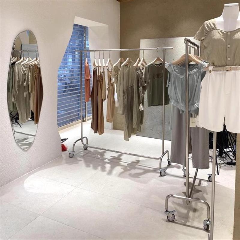 女装店货架落地式不锈钢移动衣架带轮店铺挂衣杆服装店拉丝展示架