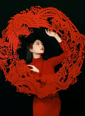 中式红色龙凤喜字剪纸婚房布置婚礼装饰结婚新娘晨袍订婚拍照道具