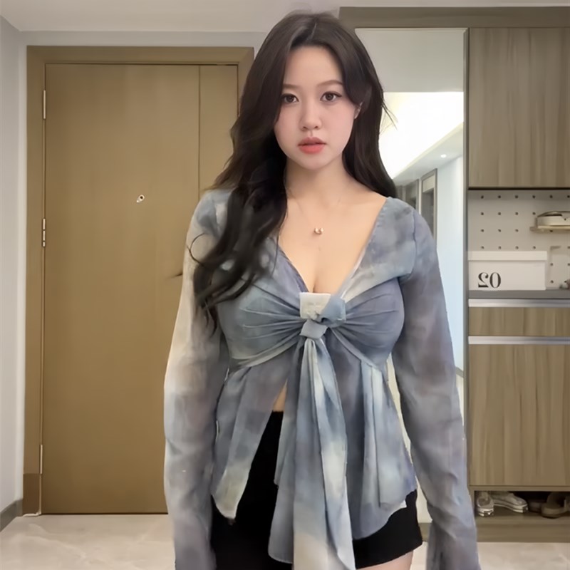 大码胖mm喇叭袖荷叶边气质雪纺衬衫女夏扭结V领S蓝色渐变上衣小衫