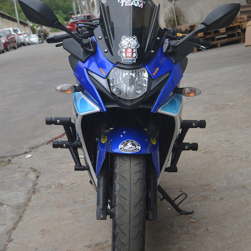 适用于铃木GSX250保险杠改装21新款竞技杠前护杠防摔杠弹簧缓冲杠