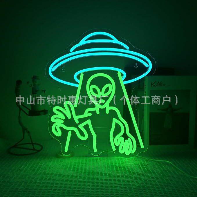 跨境亚马逊热卖LED雕刻外星人装饰挂件霓虹灯卧室房间装饰发光