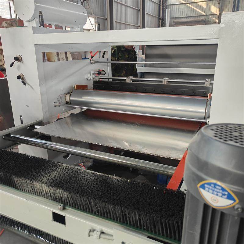 PUR热熔胶涂胶贴面机 铝蜂窝板复合机 钢板铝板贴PVC膜覆膜机,五金/工具,机床,淘宝优惠券,粉丝福利购,淘宝优惠卷