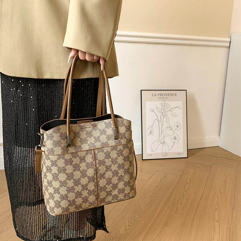 2024秋冬新款手提包经典大容量时尚斜挎单肩包轻奢百搭单肩休闲包