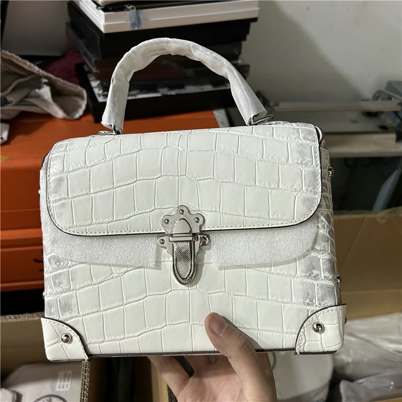鳄鱼皮小方包轻奢女包真皮医生包手提包新款潮品单肩手提包斜挎包