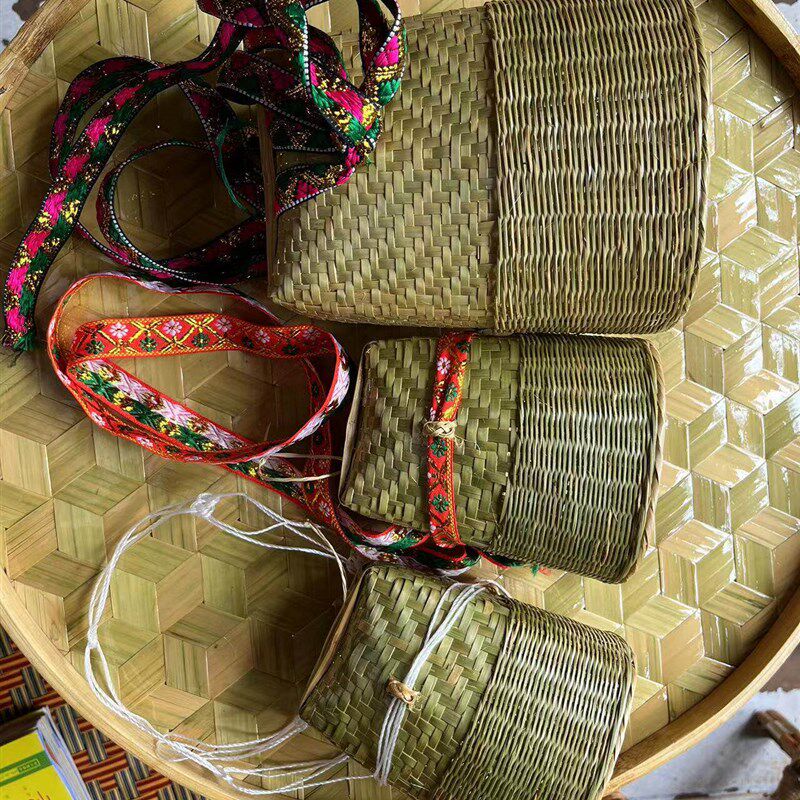花腰傣手工工艺 云南特色 傣家阿婆竹编傣族小背篓 工艺品小背篮