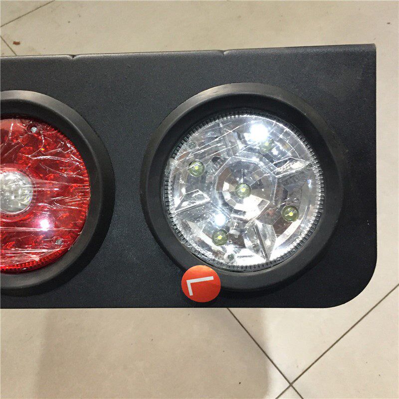 24v半挂车led后尾灯中集华骏货车尾灯三联圆形鹰眼刹车爆闪带箭头