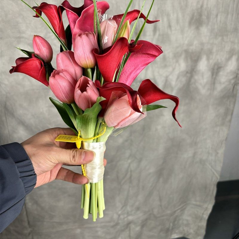 火龙果色马蹄莲郁金香手捧花仿真花领证求婚婚纱摄影拍照装饰高级