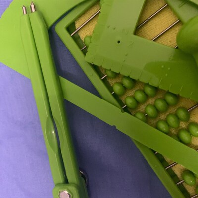 盲人文具套装有直尺三角尺圆规写字板等盲校盲童学习用品