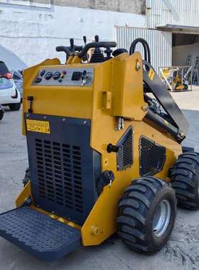 现货履带滑移装载机 380型轮式装载机EPA多用小铲车