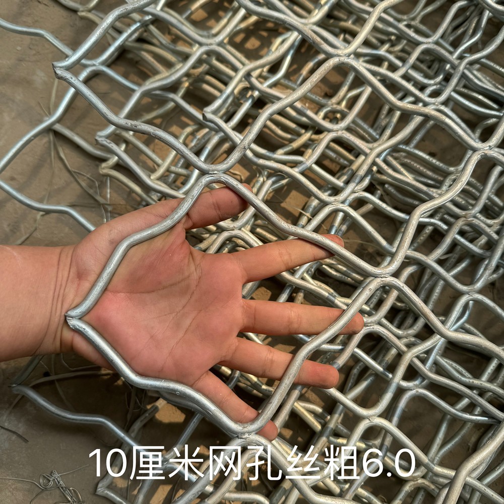 镀锌铁丝网围栏钢丝防护菱形美格网格网片焊接养殖隔离防盗狗笼子